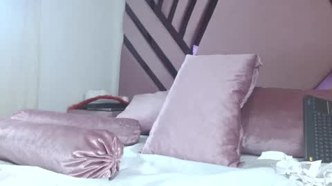 aiilynsmiith online show from 01.16.26