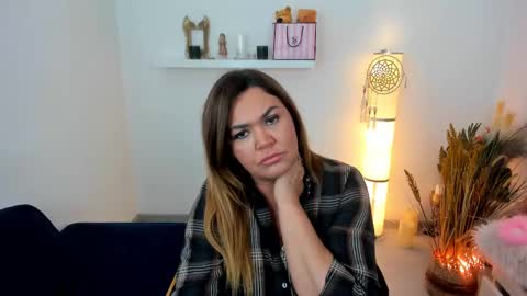 Snapshot of aileen_stone chatting on 02.23.25 Aileen online show from 02.23.25