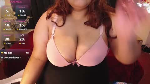 Snapshot of ailyn_rouss chatting on 11.12.25 Ailyn rouss online show from 11.12.25