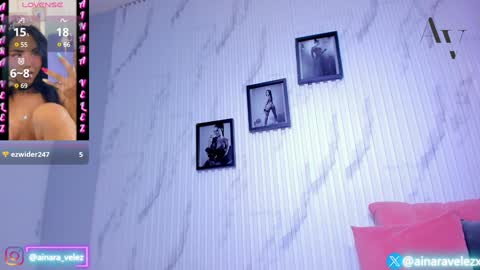 Snapshot of ainaravelez chatting on 12.08.24 AinaraVelez online show from 12.08.24