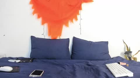 Snapshot of ainoa_pink chatting on 10.29.25 Ainoa online show from 10.29.25