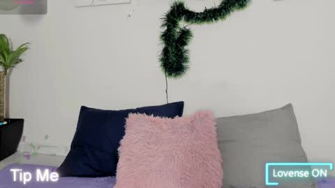 Snapshot of ainoa_pink chatting on 12.02.25 Ainoa online show from 12.02.25