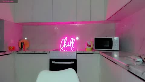 Snapshot of aira_vi chatting on 12.03.24 Aira online show from 12.03.24