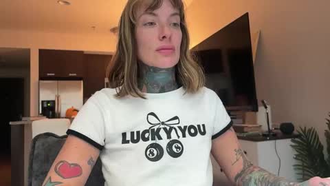 Snapshot of airgeadx chatting on 11.02.25 Airgead online show from 11.02.25