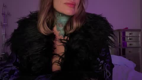 Snapshot of airgeadx chatting on 12.23.25 Airgead online show from 12.23.25