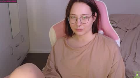 Snapshot of airyhill chatting on 11.18.25 airyhill online show from 11.18.25