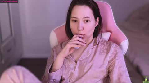 Snapshot of airyhill chatting on 12.15.25 airyhill online show from 12.15.25