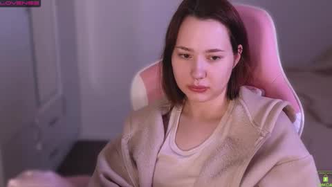 Snapshot of airyhill chatting on 12.18.25 airyhill online show from 12.18.25