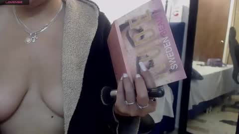 aisha_french online show from 02.13.26