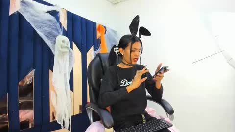 Aisha online show from 11.01.25