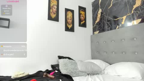 Snapshot of aisha_saleh chatting on 10.31.25 Aisha online show from 10.31.25