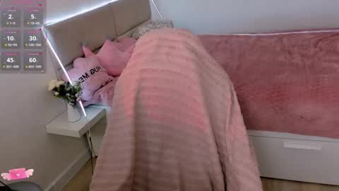 Aisha online show from 09.19.25