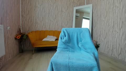 Aisha online show from 01.12.25