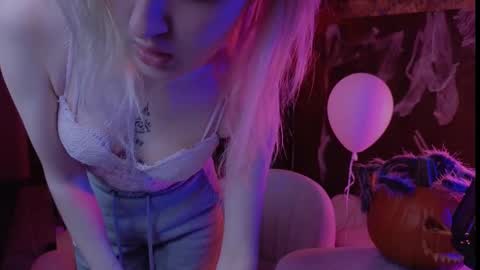 aishiro online show from 10.27.25