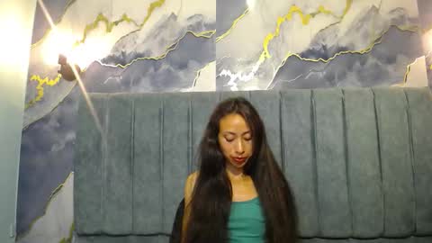 Snapshot of aitana22 chatting on 11.17.25 Aitana online show from 11.17.25