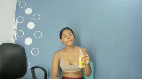 Snapshot of aitanacortes chatting on 01.05.25 aitana online show from 01.05.25