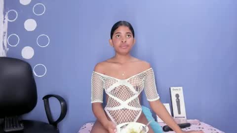 Snapshot of aitanacortes chatting on 01.12.25 aitana online show from 01.12.25