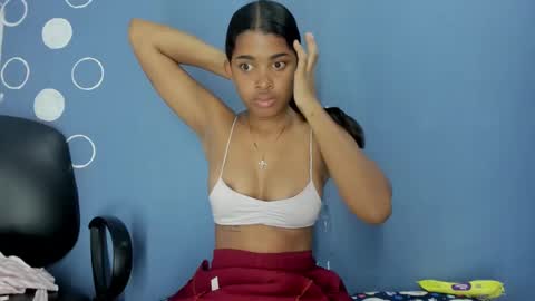 Snapshot of aitanacortes chatting on 02.23.25 aitana online show from 02.23.25