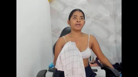 Snapshot of aitanacortes chatting on 10.06.25 aitana online show from 10.06.25