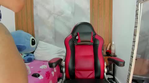 Snapshot of aitanacortes chatting on 11.22.25 aitana online show from 11.22.25