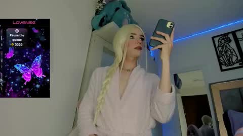 aiunii online show from 12.15.25