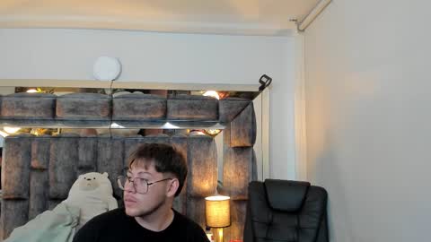 Queen Dumont   online show from 02.15.25