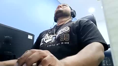 Snapshot of aj_cooper90_ chatting on 02.08.25 Esteban online show from 02.08.25