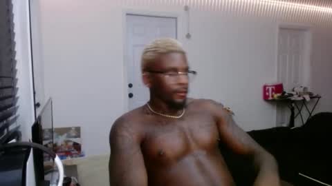 Snapshot of ajaxsteel chatting on 11.17.25 ajaxsteel online show from 11.17.25