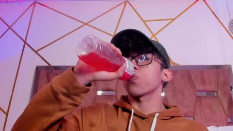 akazaboy online show from 04.13.26