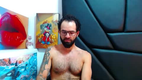 Snapshot of akiles_r chatting on 04.22.26 akiles online show from 04.22.26