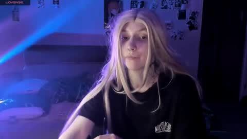 Snapshot of akira_ivyy chatting on 09.16.25 Akira online show from 09.16.25