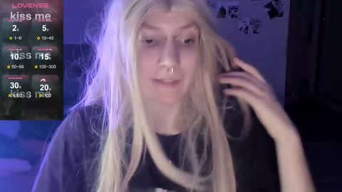 Snapshot of akira_ivyy chatting on 09.21.25 Akira online show from 09.21.25