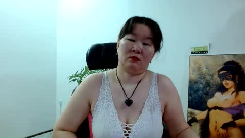 Snapshot of akira_xx chatting on 02.08.25 Akira online show from 02.08.25