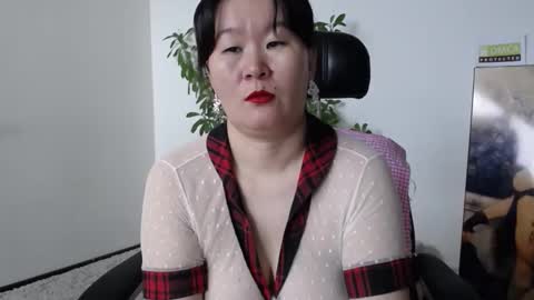 Snapshot of akira_xx chatting on 10.27.25 Akira online show from 10.27.25