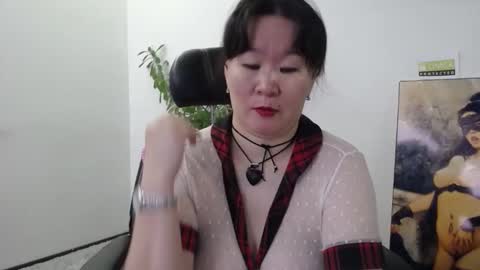 Snapshot of akira_xx chatting on 11.22.25 Akira online show from 11.22.25