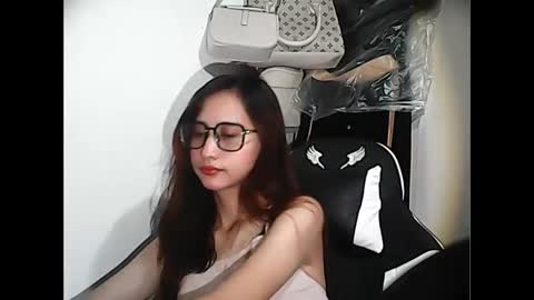 akira_z101 online show from 12.26.24