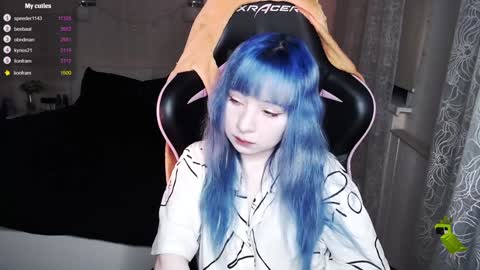 akirahartyx online show from 02.06.25