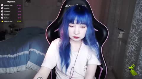 akirahartyx online show from 02.24.25