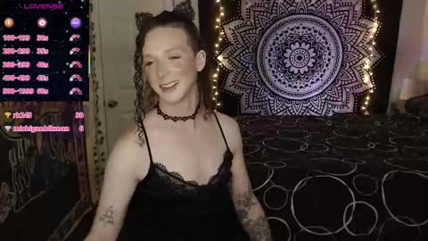 Snapshot of akirasuka chatting on 11.19.25 kirax online show from 11.19.25