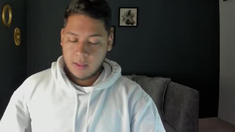 Snapshot of akon_2 chatting on 02.24.26 Akoon online show from 02.24.26