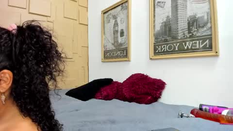 Snapshot of akyra_ebony chatting on 04.30.26 Zoe Hudson online show from 04.30.26