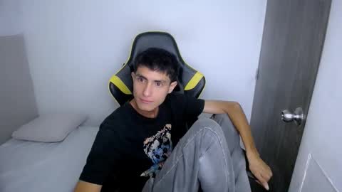 Akyra latin online show from 02.19.26