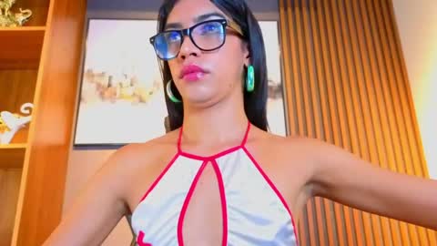 Snapshot of alahia__rodriguez chatting on 06.04.26 Alahia Rodriguez online show from 06.04.26