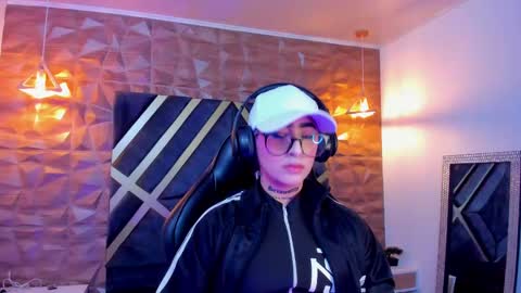 ALAHIA online show from 10.03.25