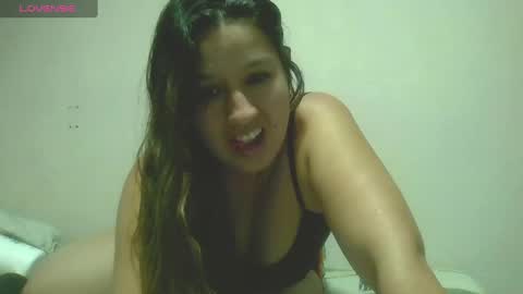 Snapshot of alahia_fox chatting on 12.10.24 alahia online show from 12.10.24