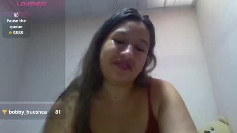Snapshot of alahia_fox chatting on 02.14.25 alahia online show from 02.14.25