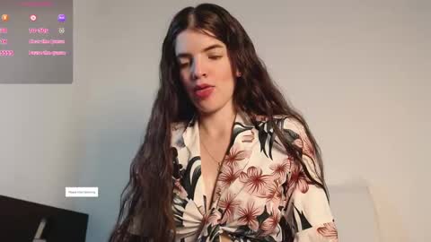 Snapshot of alahia_sky chatting on 10.30.25 online show from 10.30.25