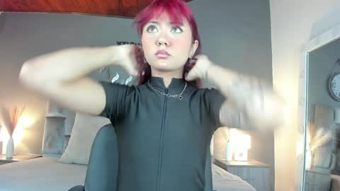 Snapshot of alaiarogers chatting on 01.27.25 Alaia online show from 01.27.25