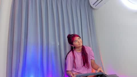 Snapshot of alaiarogers chatting on 02.01.25 Alaia online show from 02.01.25