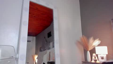 Snapshot of alaiarogers chatting on 02.05.25 Alaia online show from 02.05.25